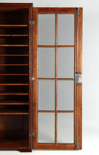 Vitrinenschrank Glastüren antik