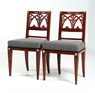 <p>Saxe<br />
Acajou<br />
vers 1800</p>