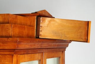 Antiker Biedermeier Bücherschrank mit Schubladen