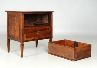 Petite commode antique Louis XVI vers 1780