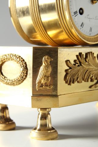 Pappagallo di bronzo