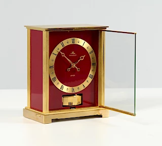 <p>Suisse<br />
Laiton doré<br />
Année de fabrication 1973</p>