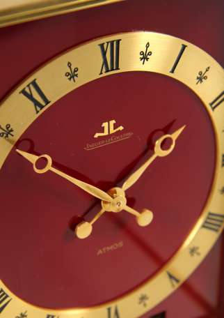 Atmos Tisch-Uhr von Jaeger LeCoultre rotes Zifferblatt