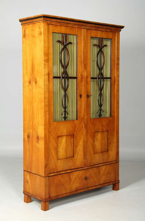 Antique bookcase, Biedermeier around 1825, cherry, glazing - Southern Germany / Austria
Cherry tree
Biedermeier around 1825