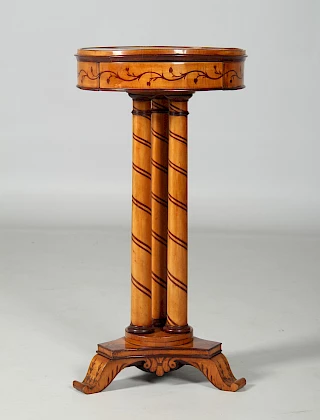 <p>Italy<br />
Maple<br />
around 1830</p>