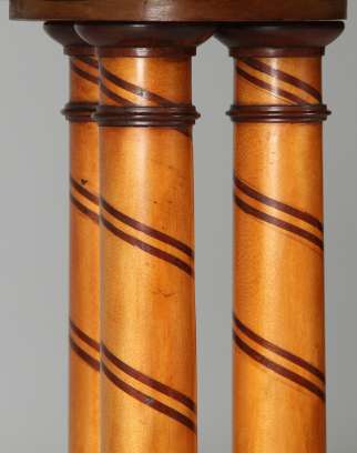 Colonnes avec marqueterie