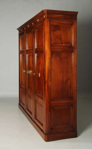 Großer Empire Nussbaum Schrank
