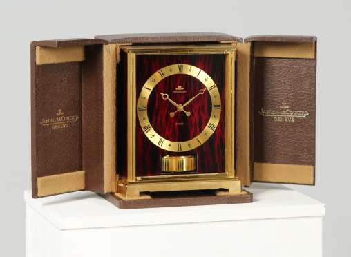 Pendule Jaeger-LeCoultre Atmos, modèle Embassy, de 1977 - Suisse
Laiton doré
Année de fabrication : 1977