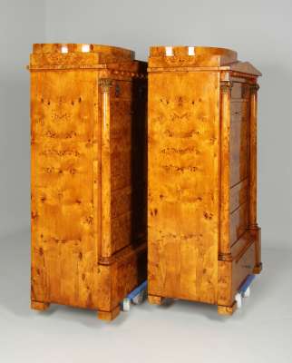 Zwei gleiche antike Biedermeier Schränke um 1825