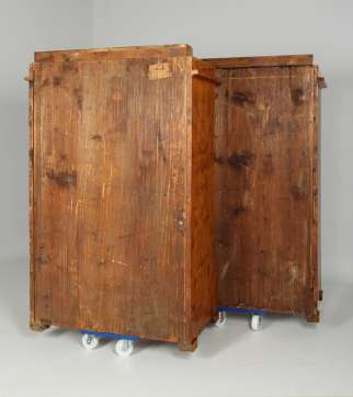 Zwei gleiche antike Biedermeier Schränke um 1825
