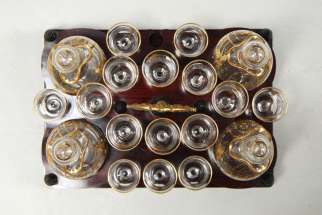 Coffret à liqueurs ancien de style Napoléon III