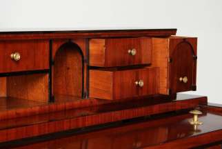 Bureau viennois de style Biedermeier à tiroirs