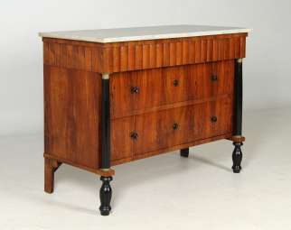 Commode italienne de style néoclassique Empire-Biedermeier en noyer, vers 1830